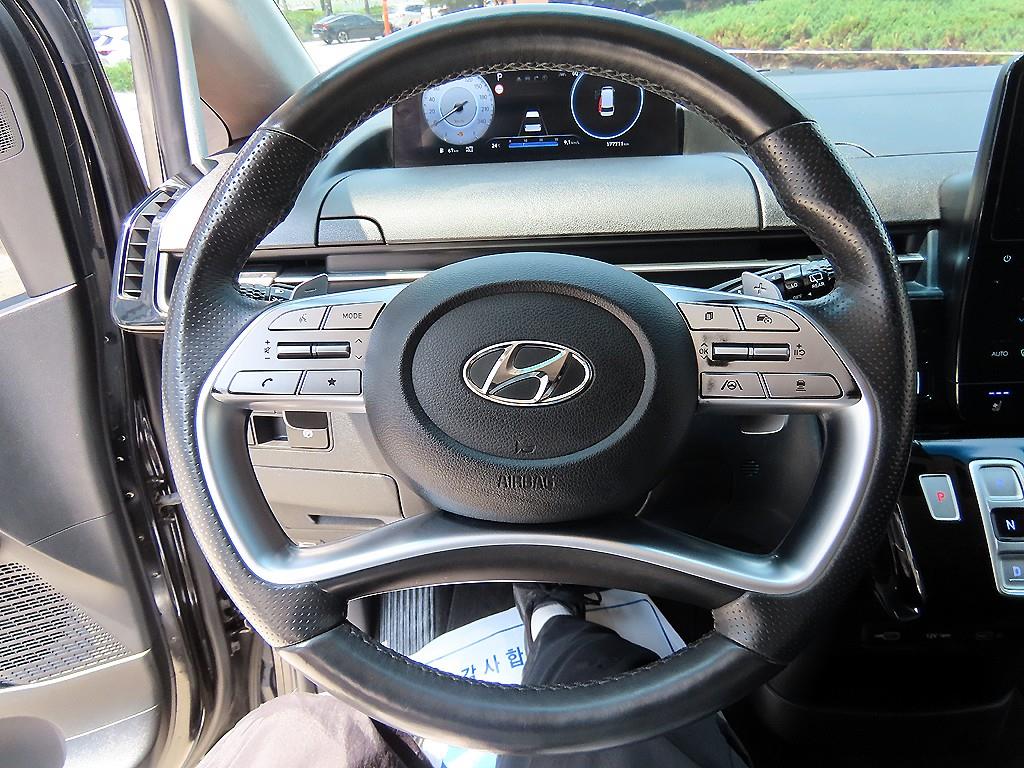 HYUNDAI Staria - Vista 9