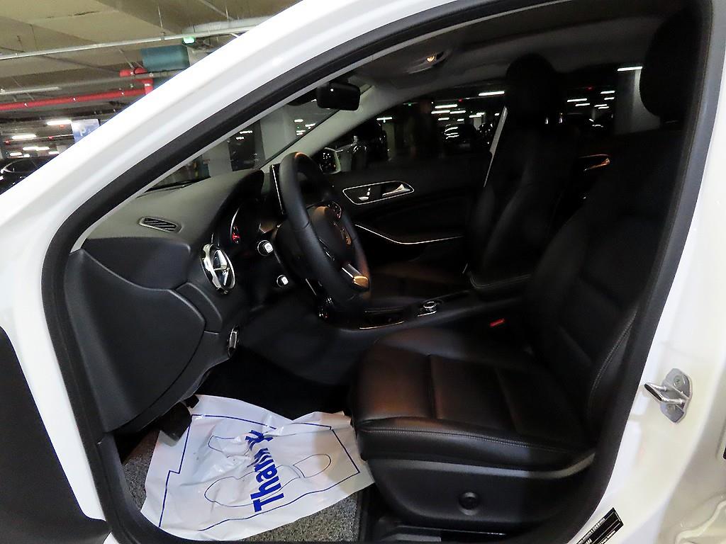 Mercedes Benz GLA Class - Vista 6