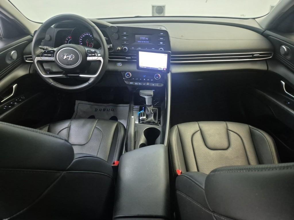 HYUNDAI Avante - Vista 7