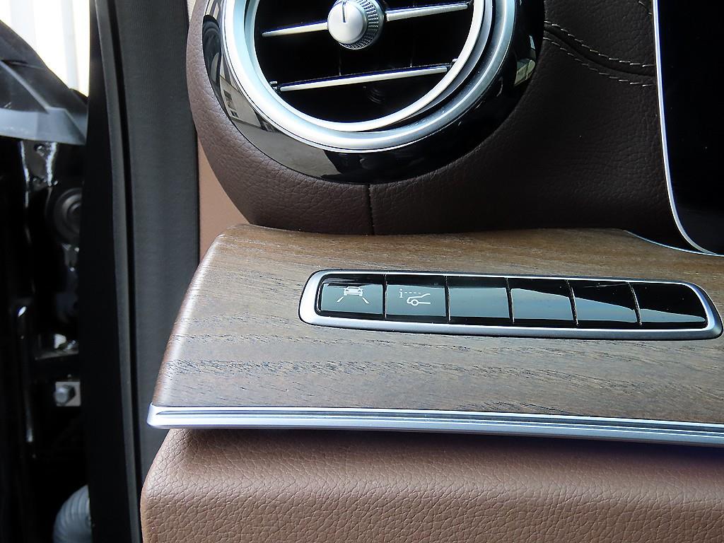 Mercedes Benz E class - Vista 12