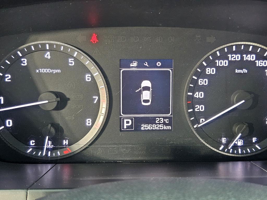 HYUNDAI Sonata - Vista 7
