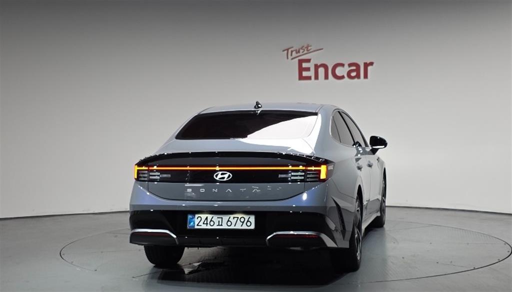 HYUNDAI Sonata - Vista 4