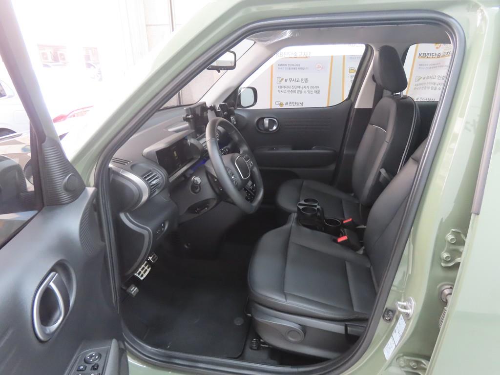 HYUNDAI Casper - Vista 5