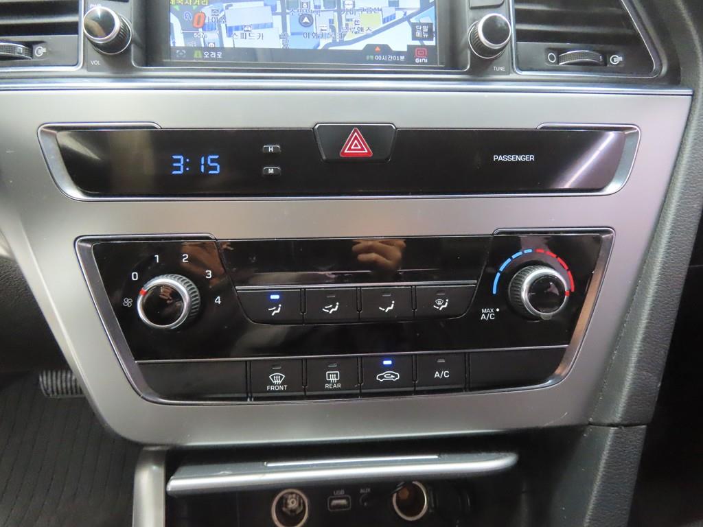 HYUNDAI Sonata - Vista 12