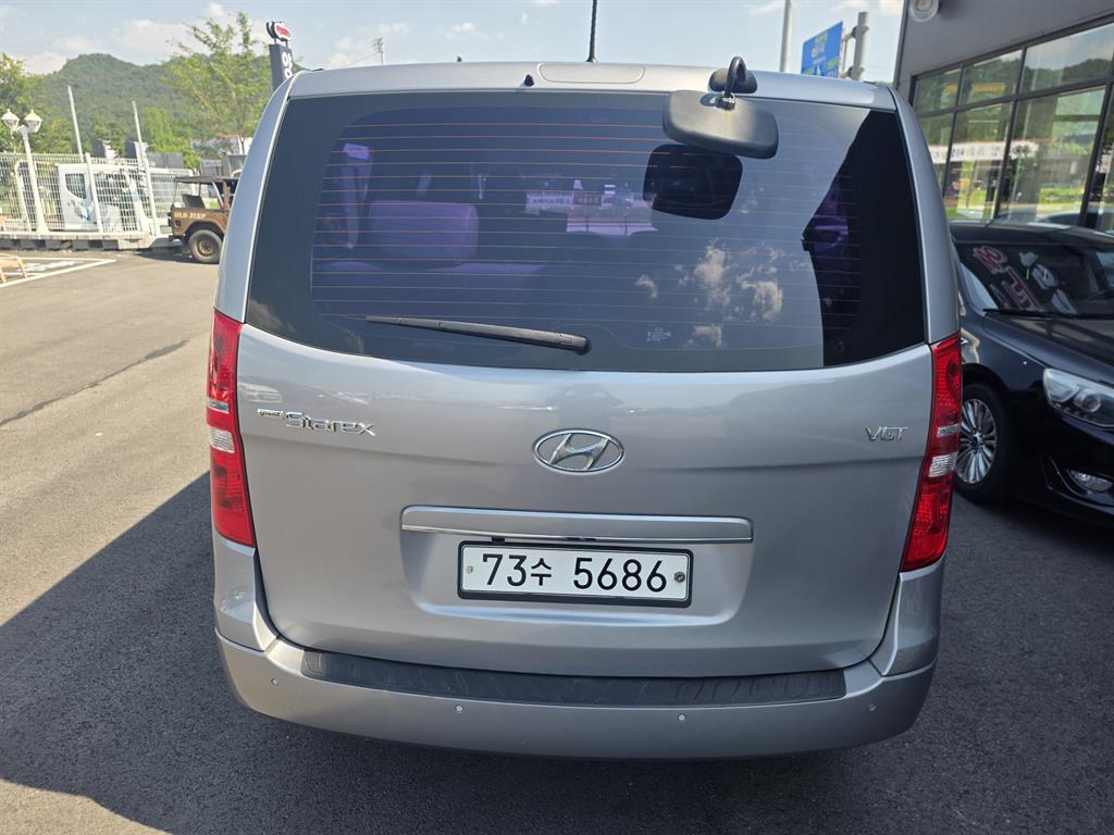 HYUNDAI Starex - Vista 4