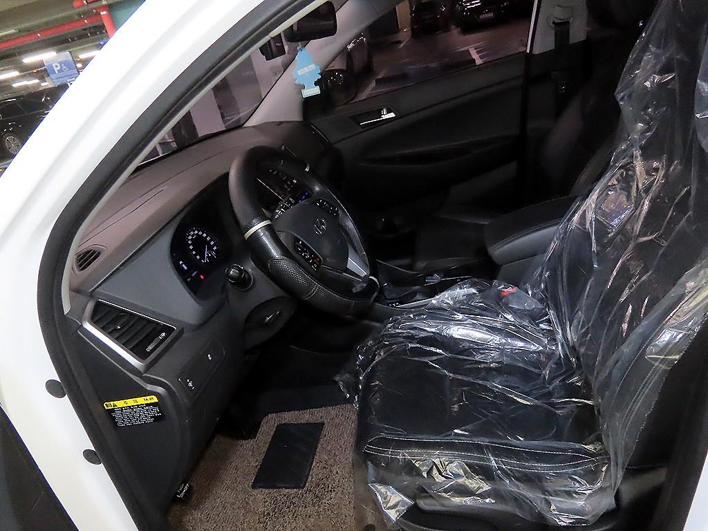HYUNDAI Tucson - Vista 6