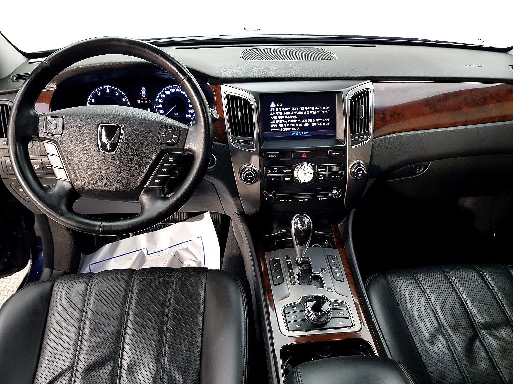 HYUNDAI Equus - Vista 5