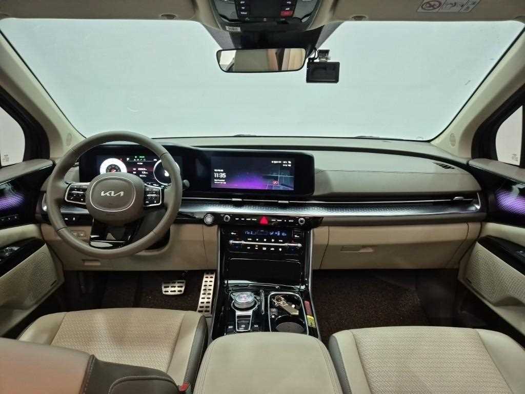 KIA Carnival - Vista 7