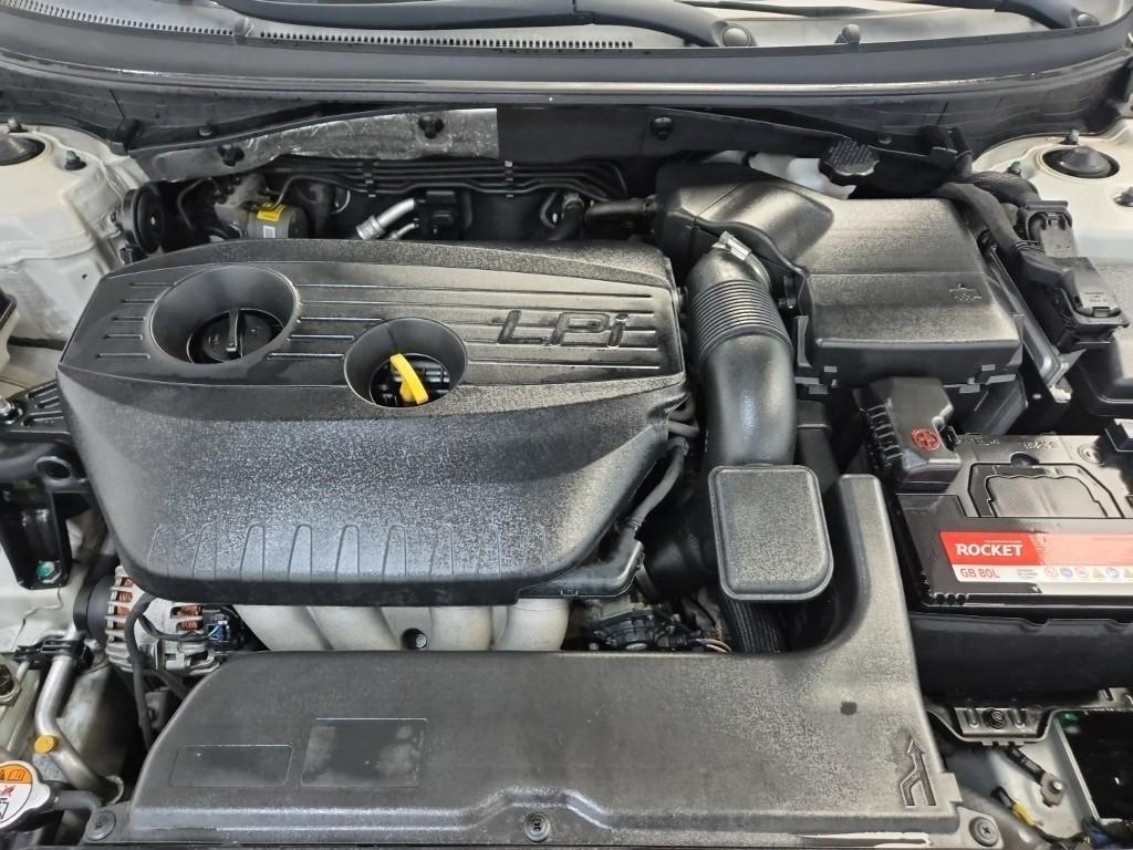 HYUNDAI Sonata - Vista 5