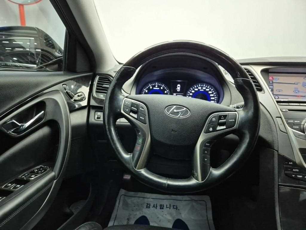 HYUNDAI Grandeur - Vista 9