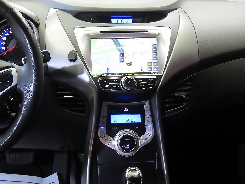 HYUNDAI Avante - Vista 11
