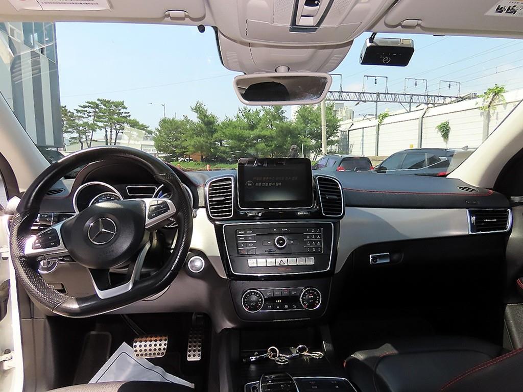 Mercedes Benz GLE Class - Vista 7