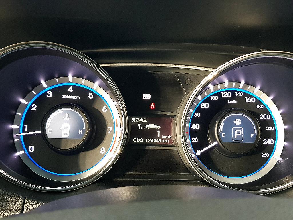 HYUNDAI Sonata - Vista 7