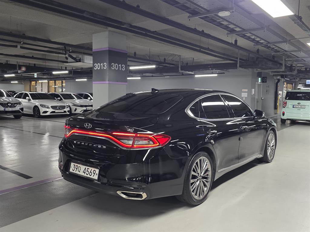 HYUNDAI Grandeur - Vista 4