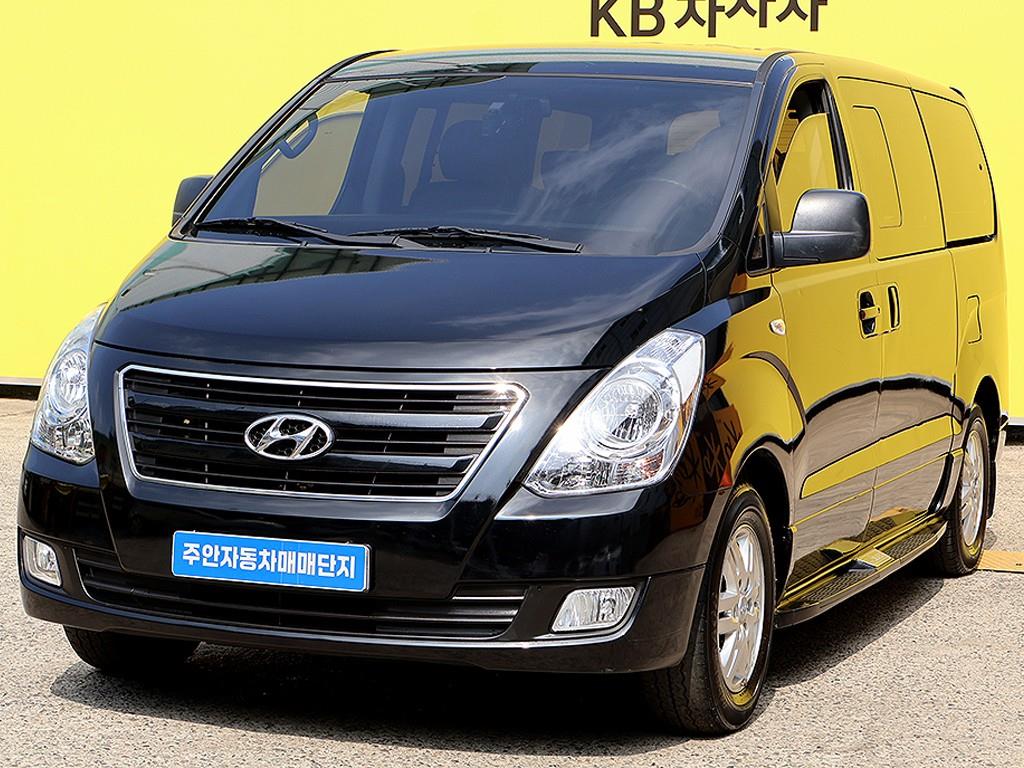 HYUNDAI Starex - Vista 2
