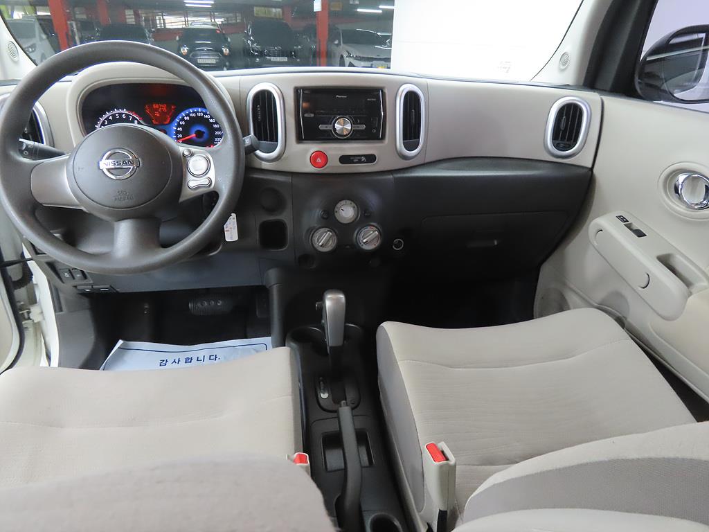Nissan Cube - Vista 7