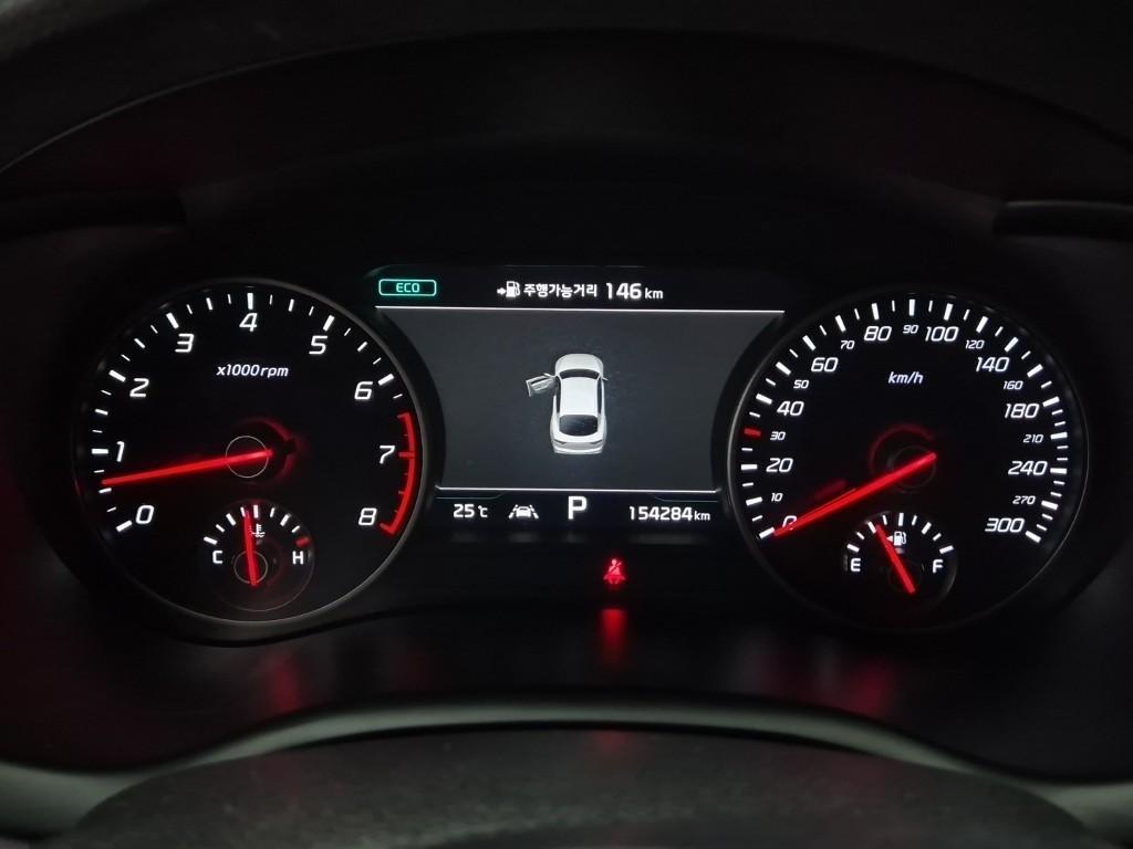 KIA Stinger - Vista 5