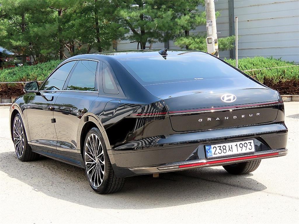 HYUNDAI Grandeur - Vista 3
