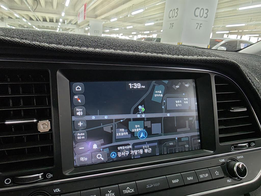HYUNDAI Avante - Vista 11