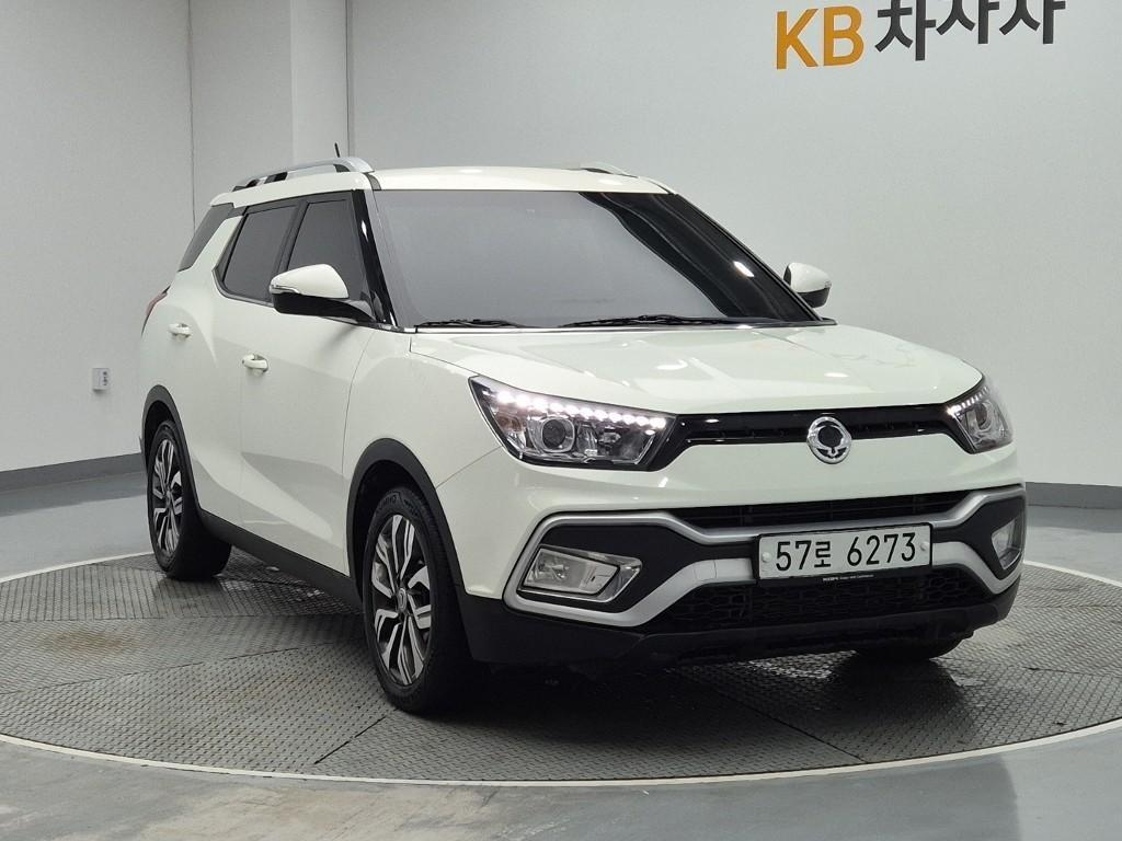 Ssangyong Tivoli - Vista 4