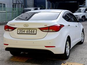 HYUNDAI Avante - Vista 8