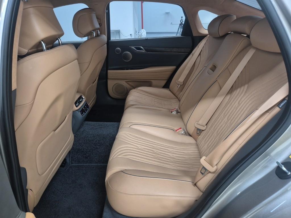 Genesis G80 - Vista 12