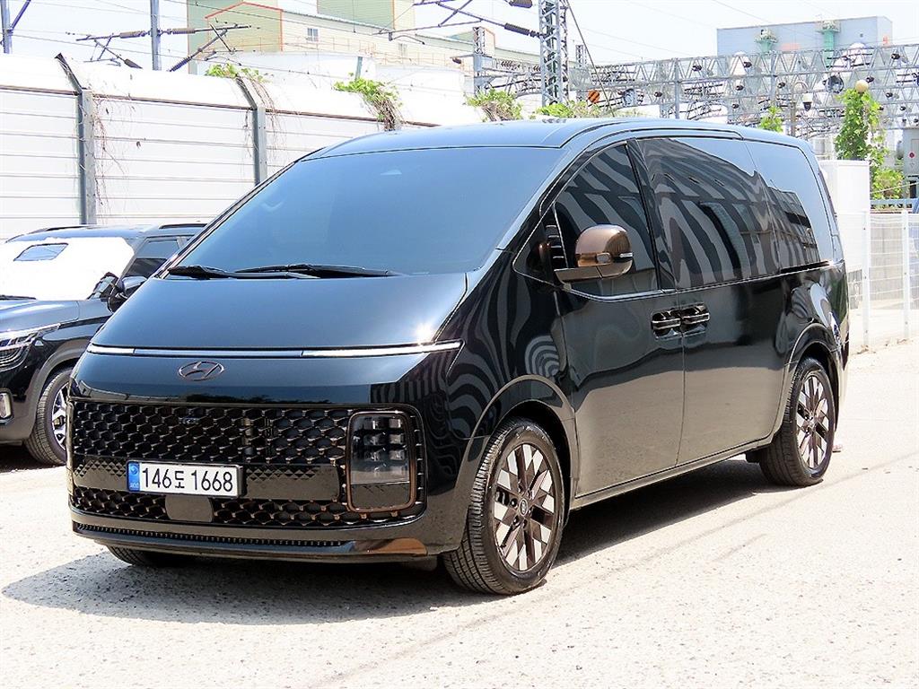 HYUNDAI Staria - Vista 2