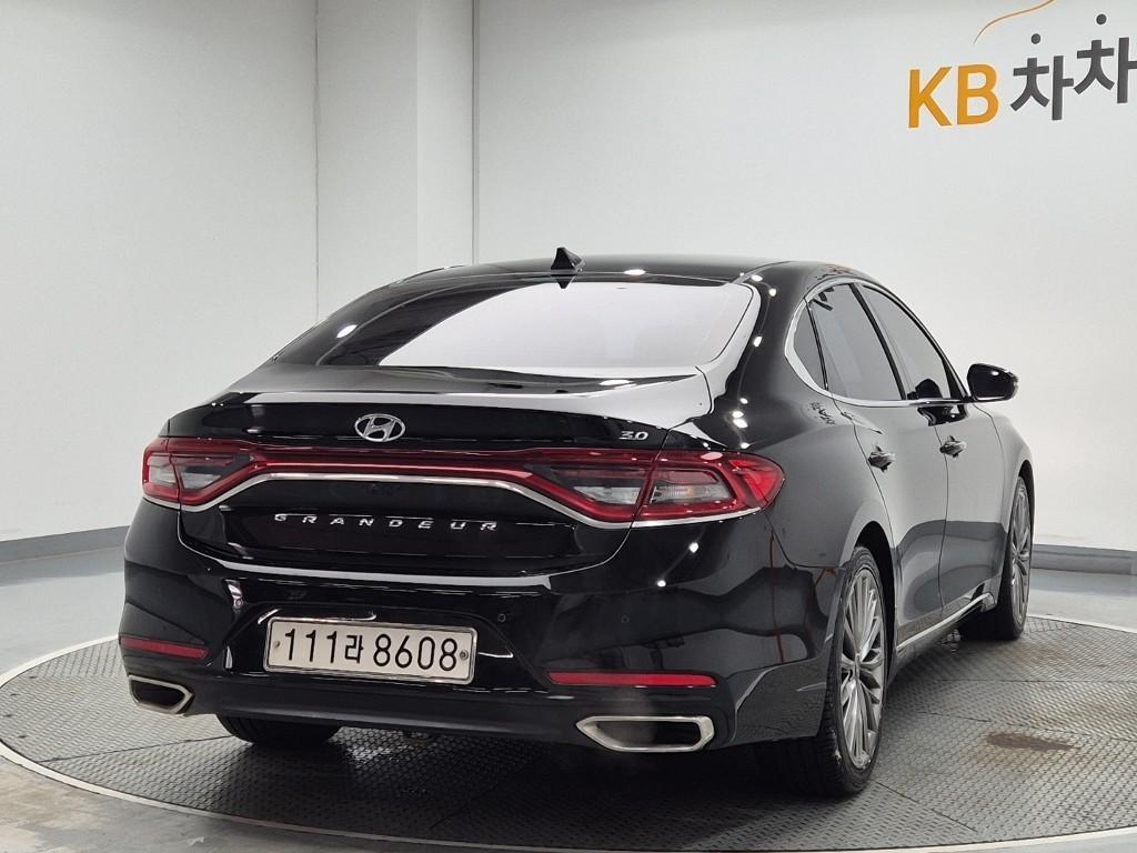 HYUNDAI Grandeur - Vista 3