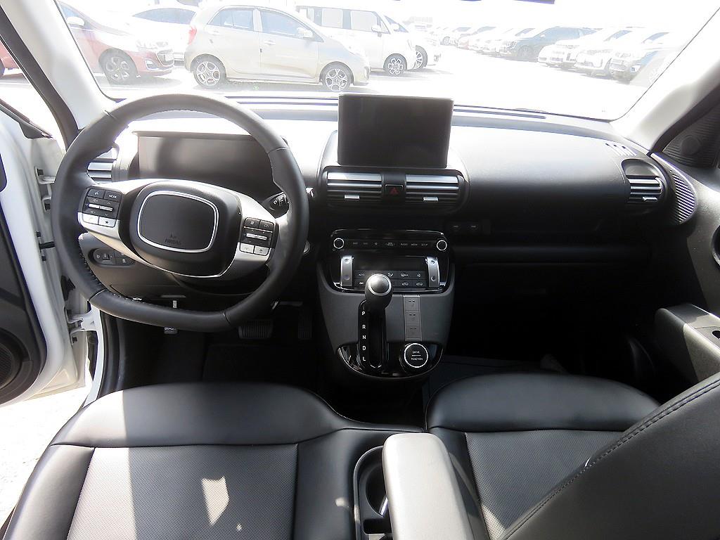 HYUNDAI Casper - Vista 9