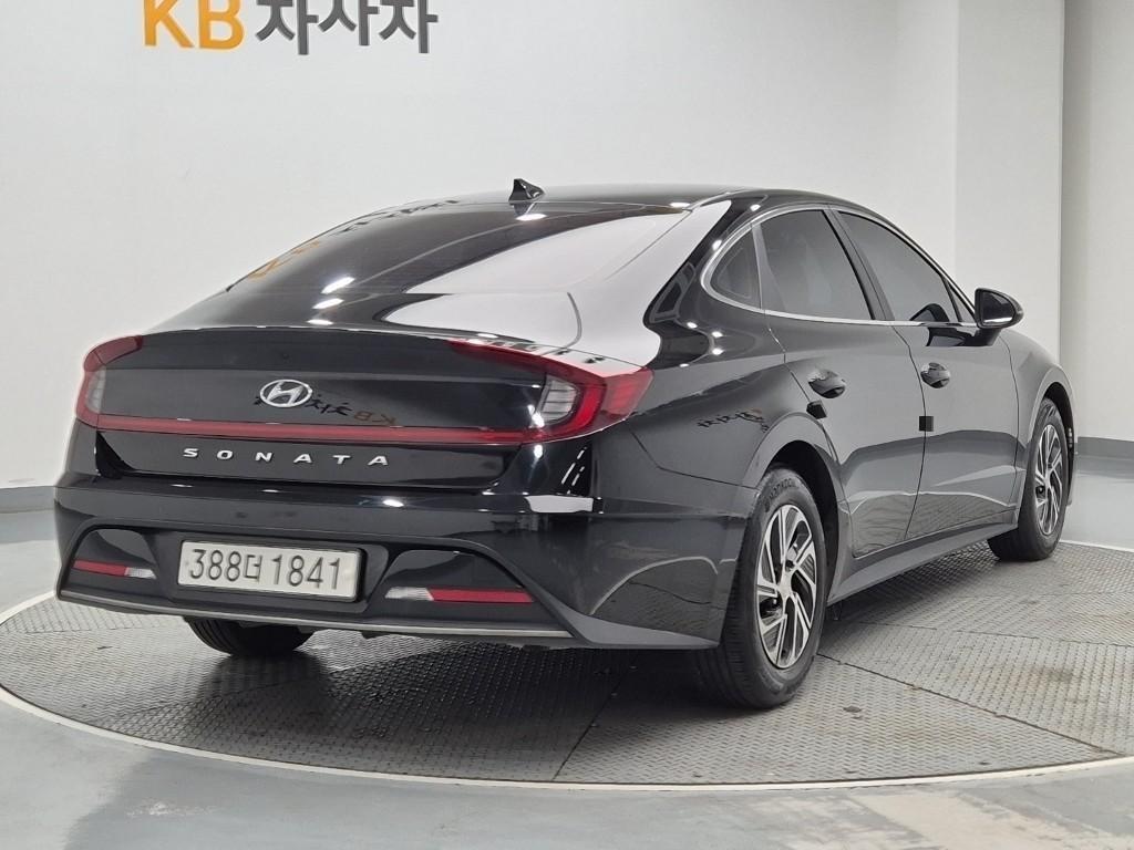 HYUNDAI Sonata - Vista 3