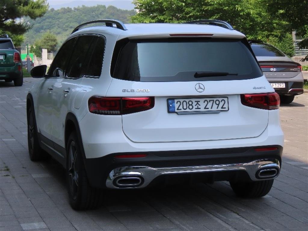 Mercedes Benz GLB Class - Vista 7