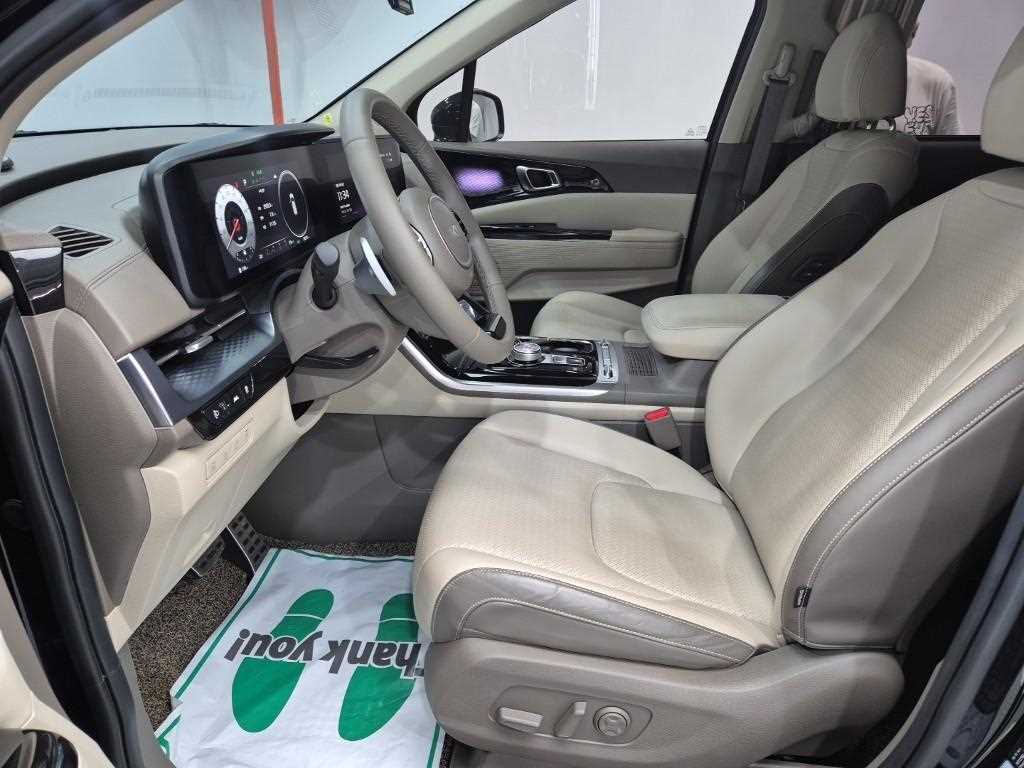 KIA Carnival - Vista 11