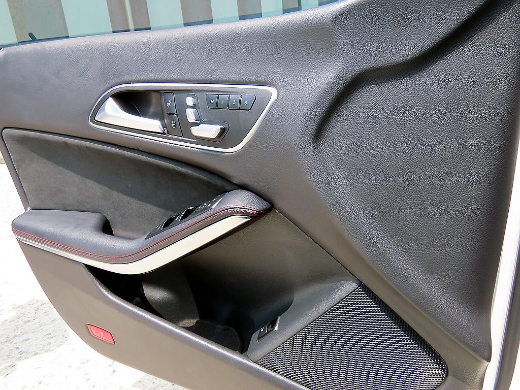 Mercedes Benz CLA Class - Vista 11