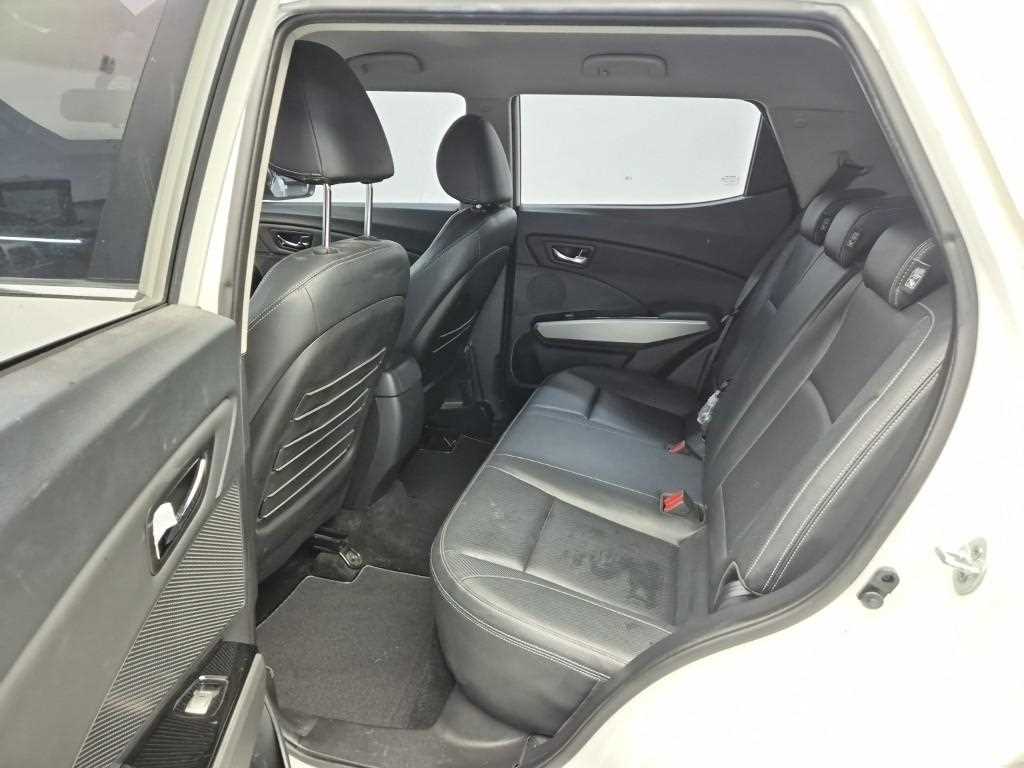Ssangyong Tivoli - Vista 12