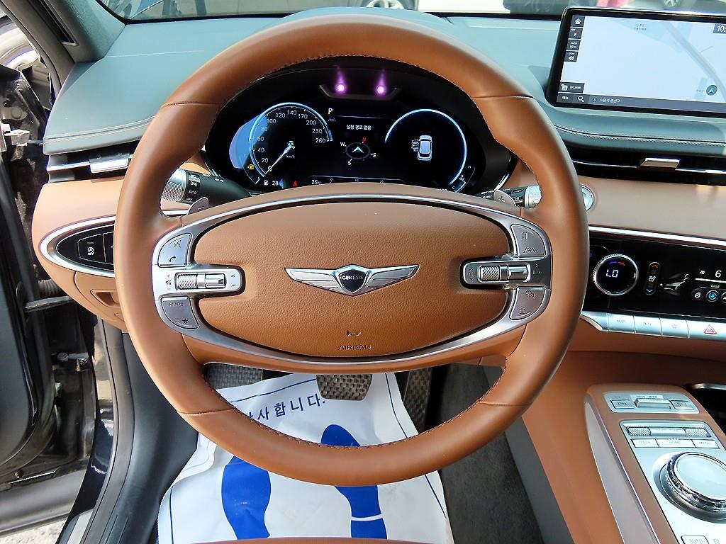 Genesis GV70 - Vista 8