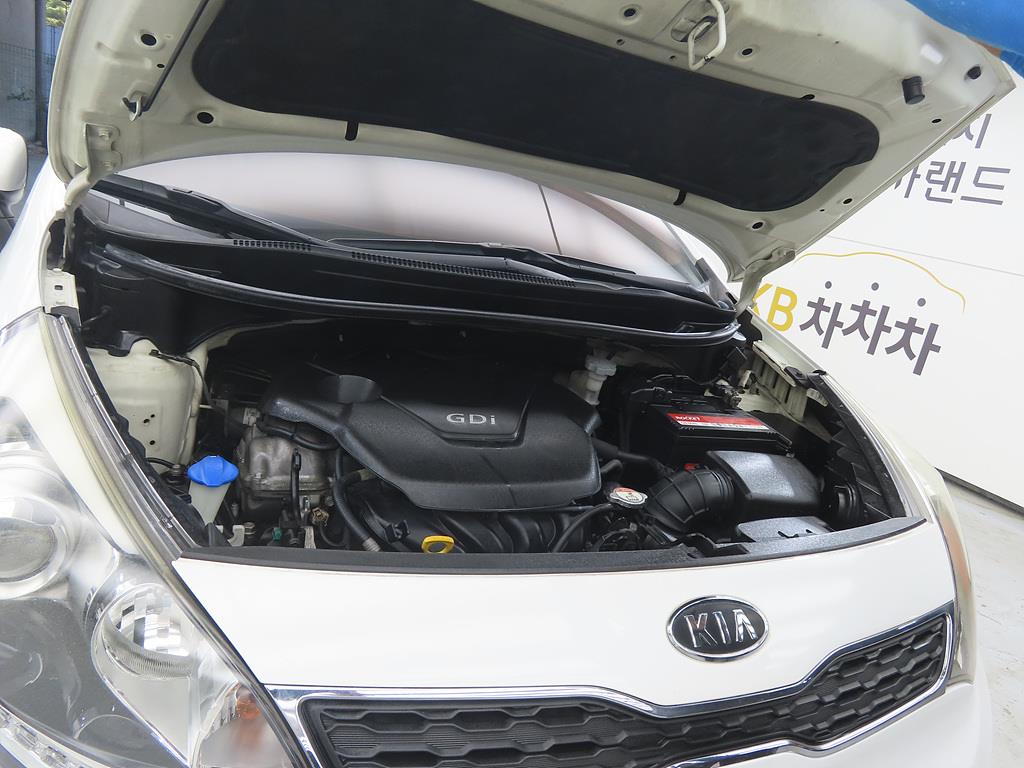 KIA Pride 2012 Blanco - Importación desde Corea - HF Imports Iquique - Foto 19