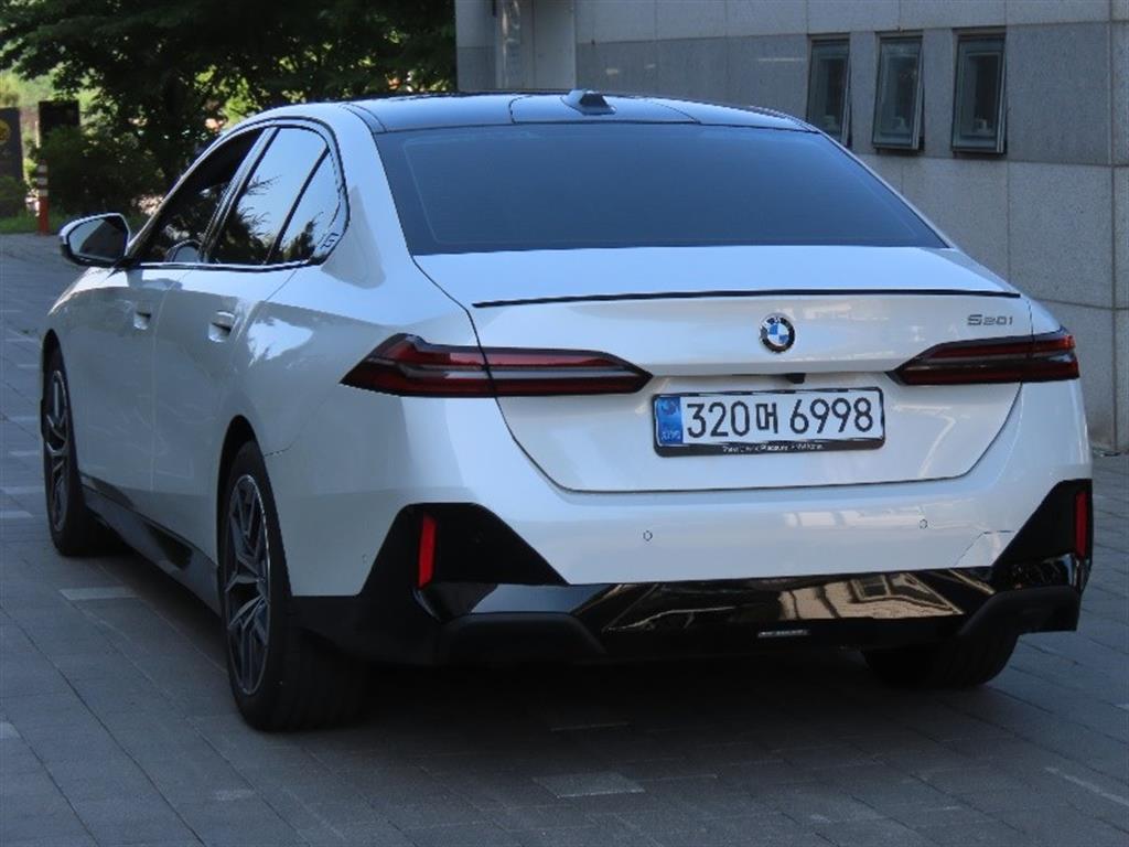 BMW 5 Series - Vista 7