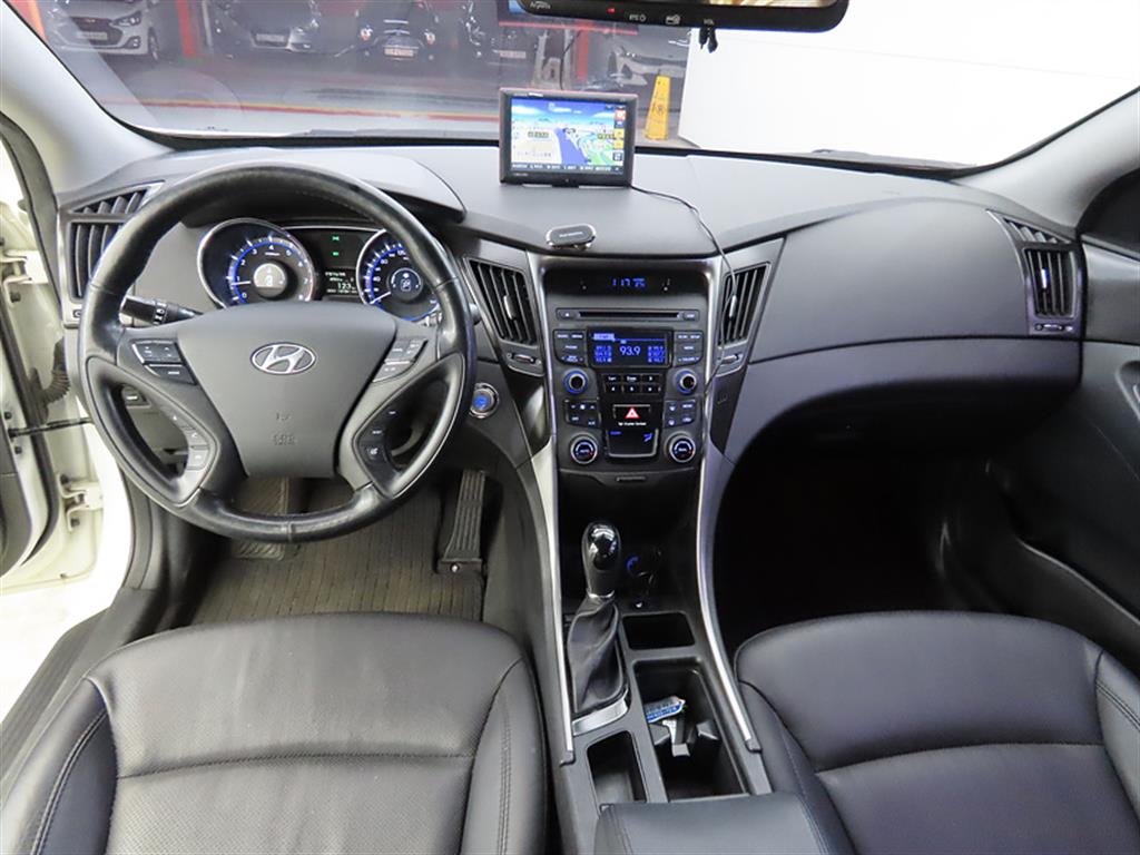 HYUNDAI Sonata - Vista 7