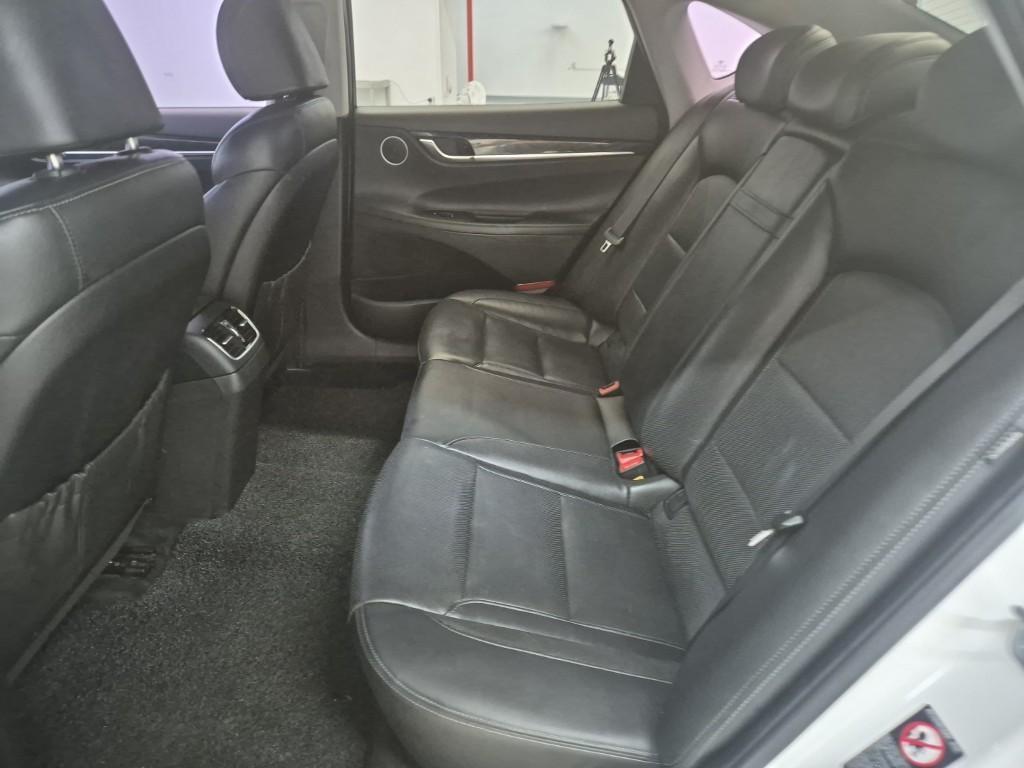 HYUNDAI Grandeur - Vista 12