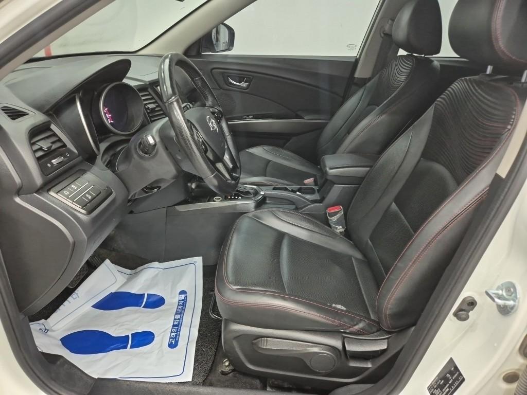 Ssangyong Tivoli - Vista 11