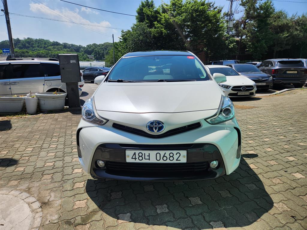 Toyota Prius 2015 Blanco - Importación desde Corea - HF Imports Iquique - Foto 1