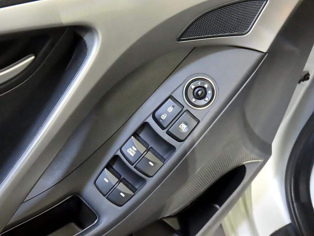 HYUNDAI Avante 2016 Gris - Importación desde Corea - HF Imports Iquique - Foto 16