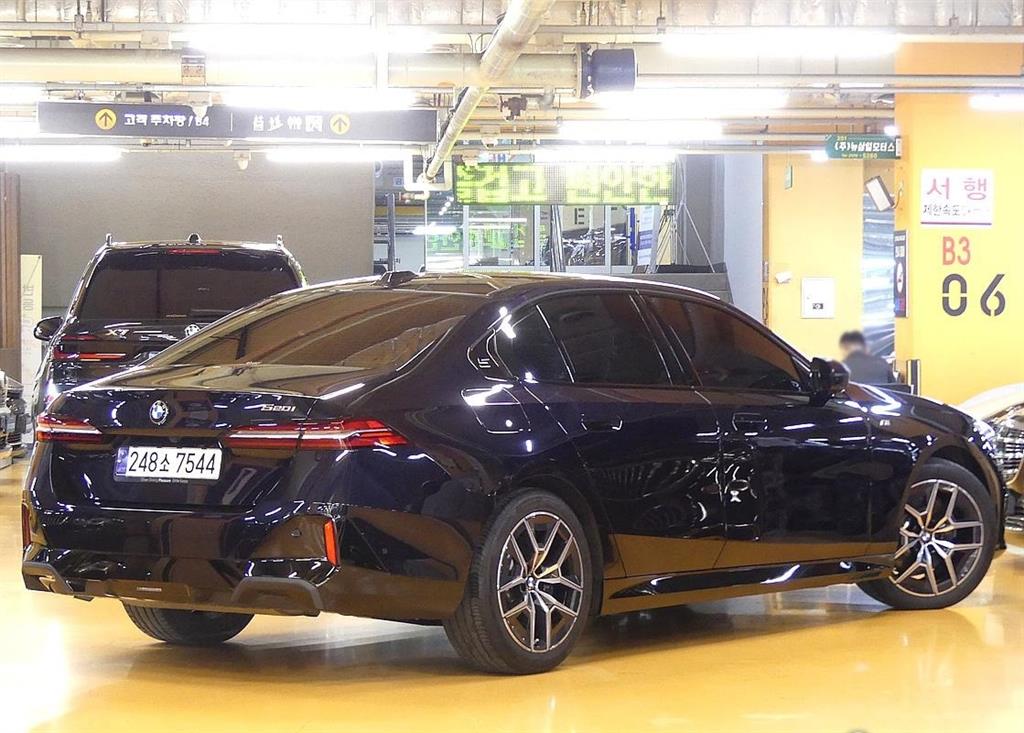 BMW 5 Series - Vista 3