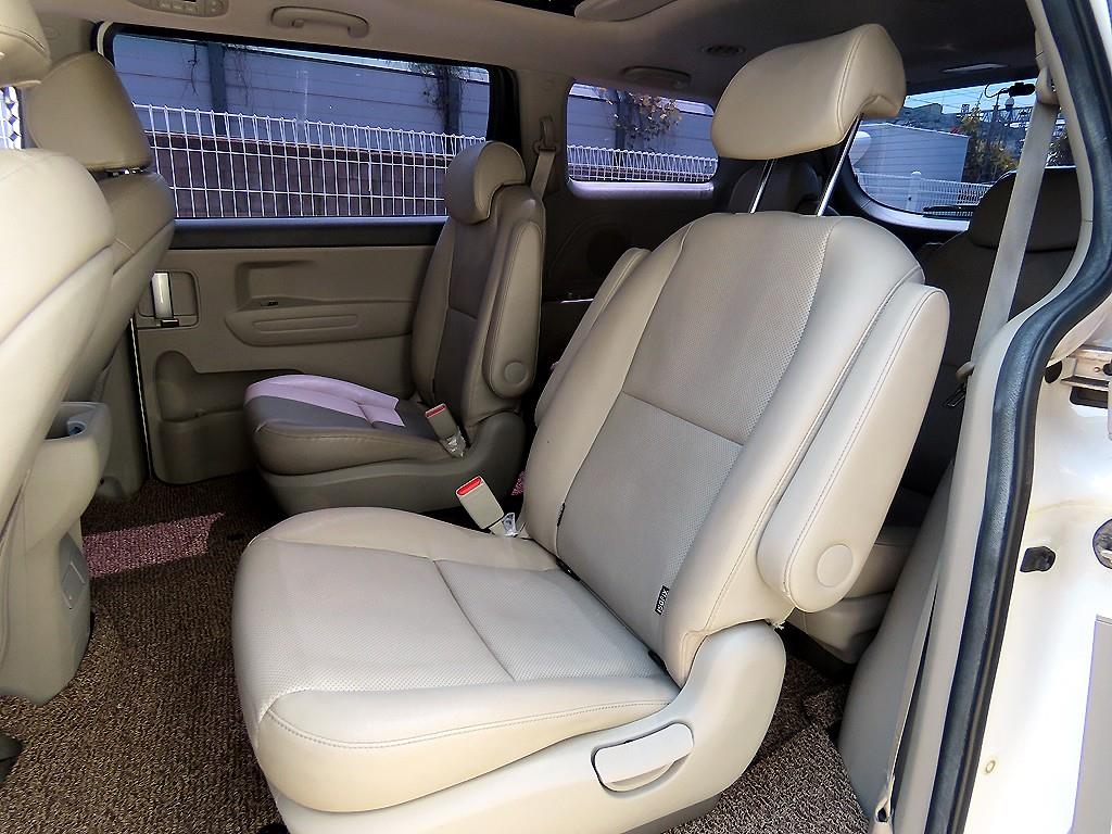 KIA Carnival - Vista 6