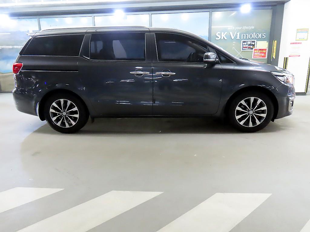 KIA Carnival - Vista 3