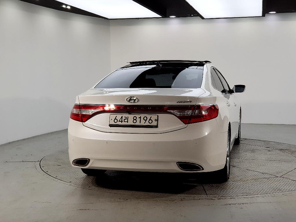 HYUNDAI Grandeur - Vista 3