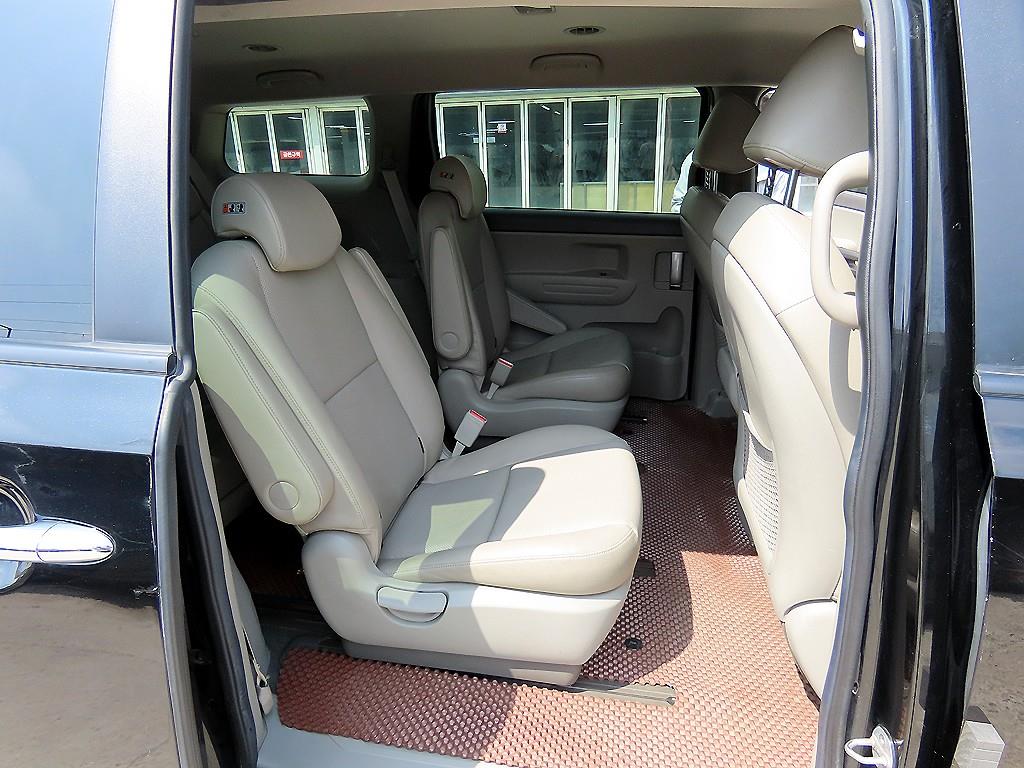 KIA Carnival - Vista 6