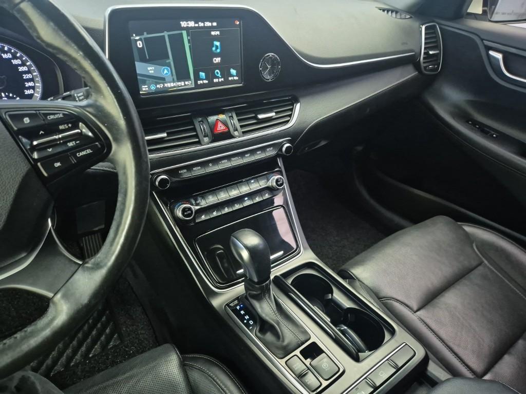 HYUNDAI Grandeur - Vista 10
