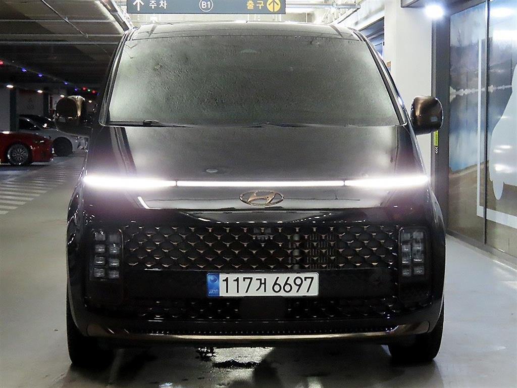 HYUNDAI Staria - Vista 2