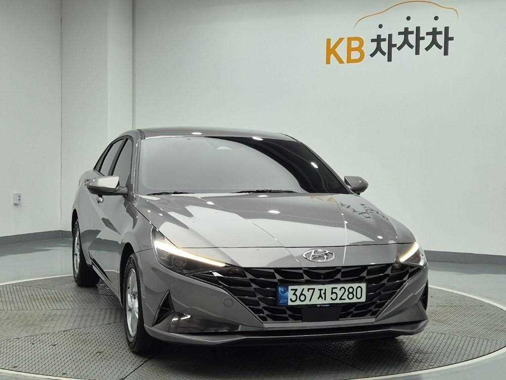 HYUNDAI Avante - Vista 4